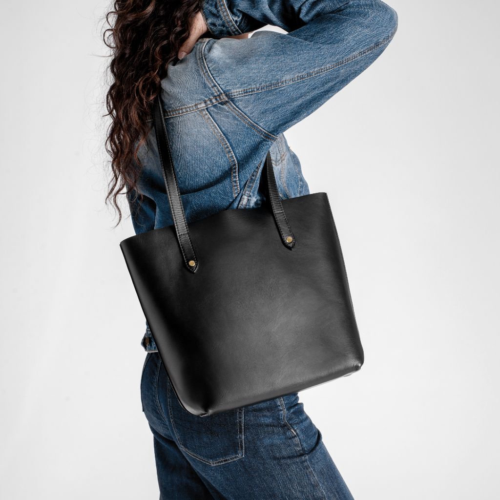 Everyday Tote | Black (M) (Gold)