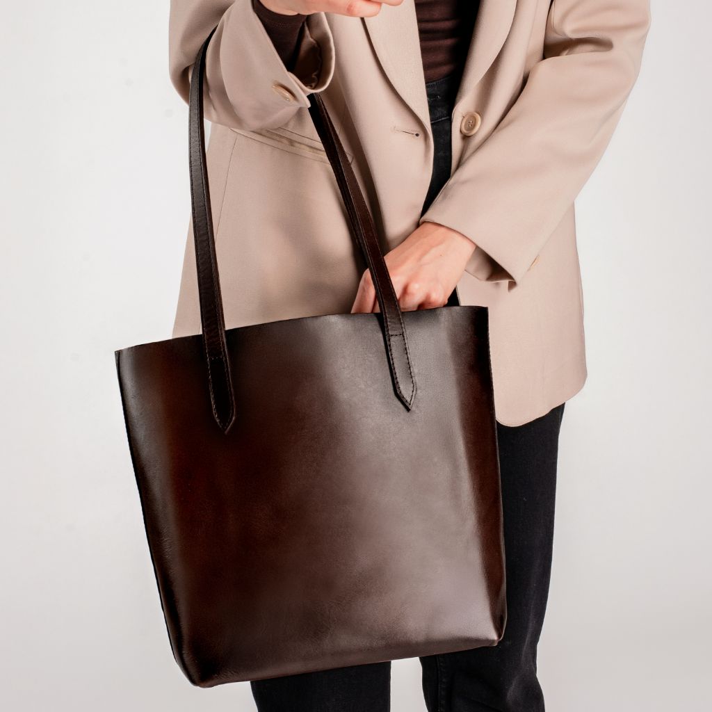 Everyday Tote | Old English (M)